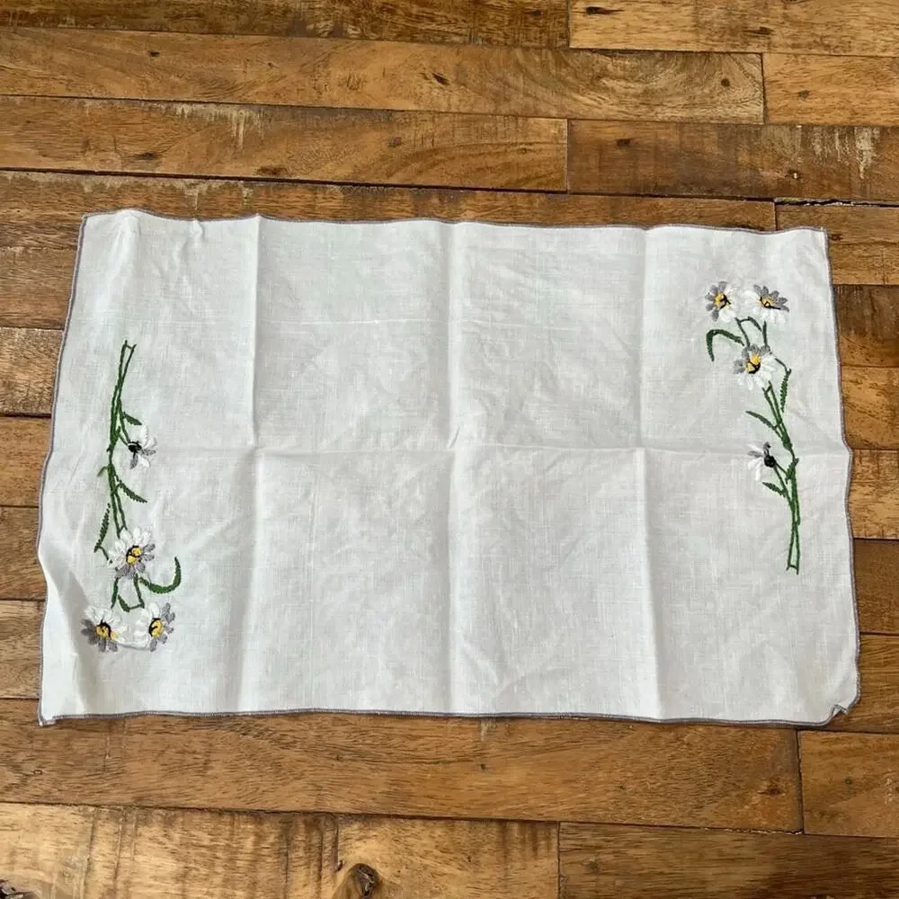 White Wildflower Embroidered Linen Napkins Set of 4 Gray Edge Detail